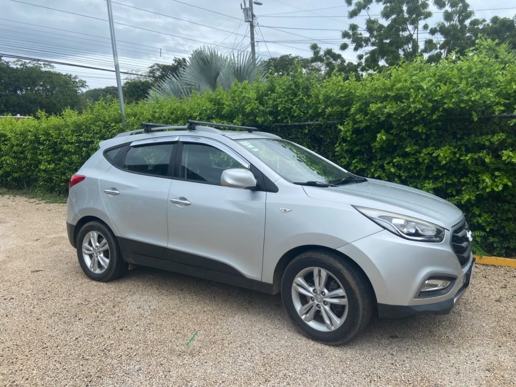 Hyundai Tucson photo 2